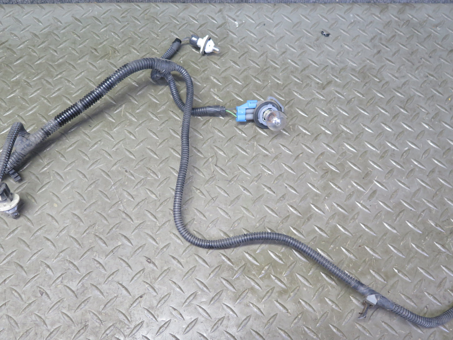 03-06 Chevrolet SSR Rear Bumper Wire Wiring Harness OEM