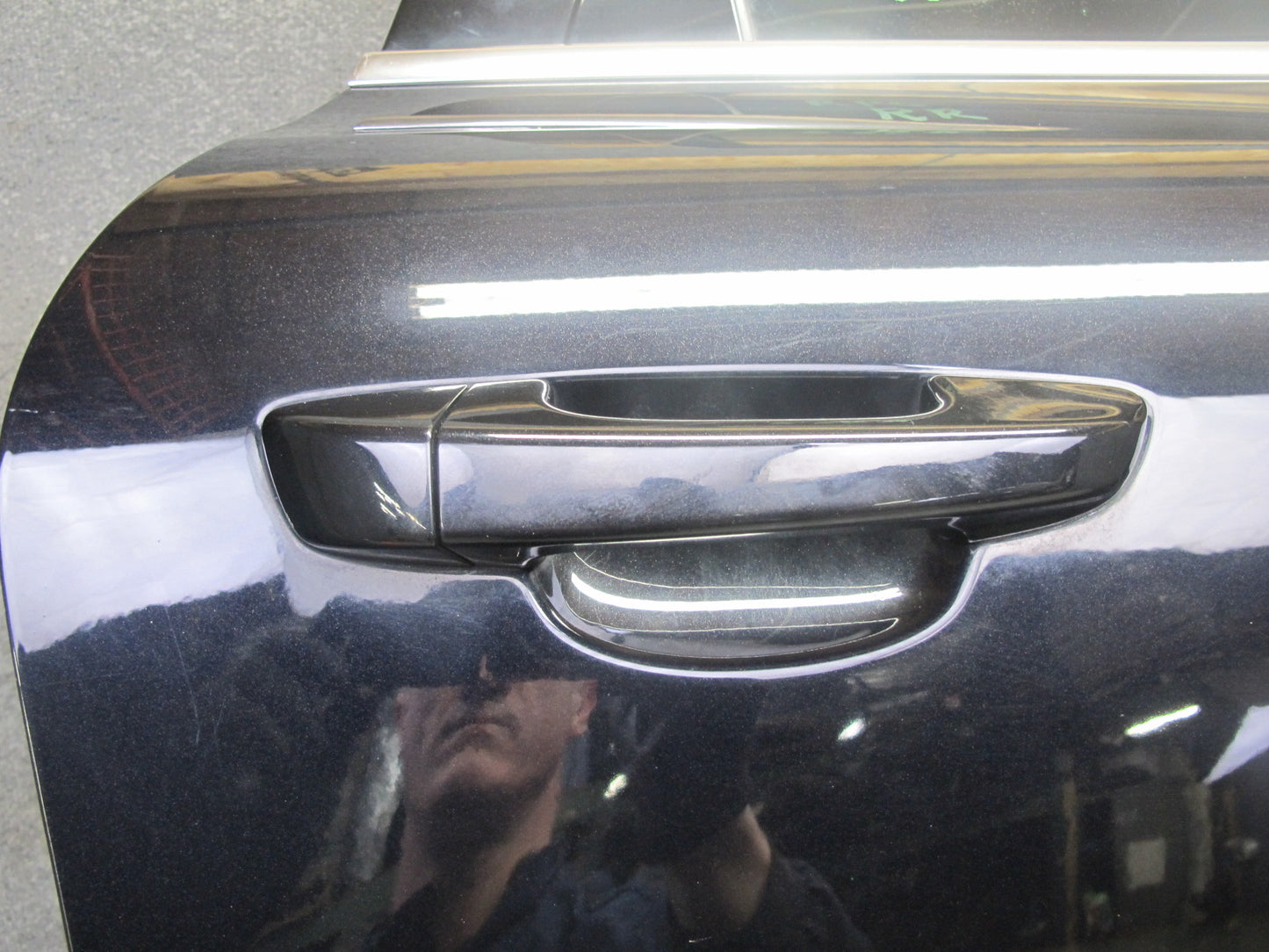 2011-2018 Porsche Cayenne 958 Rear Right Side Door Shell Panel W/ Glass Black