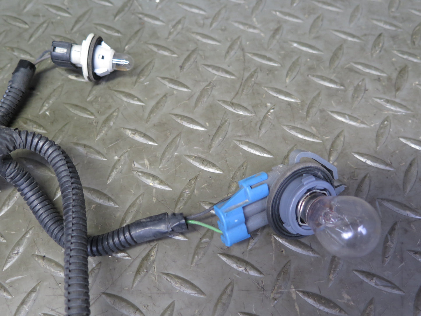 03-06 Chevrolet SSR Rear Bumper Wire Wiring Harness OEM