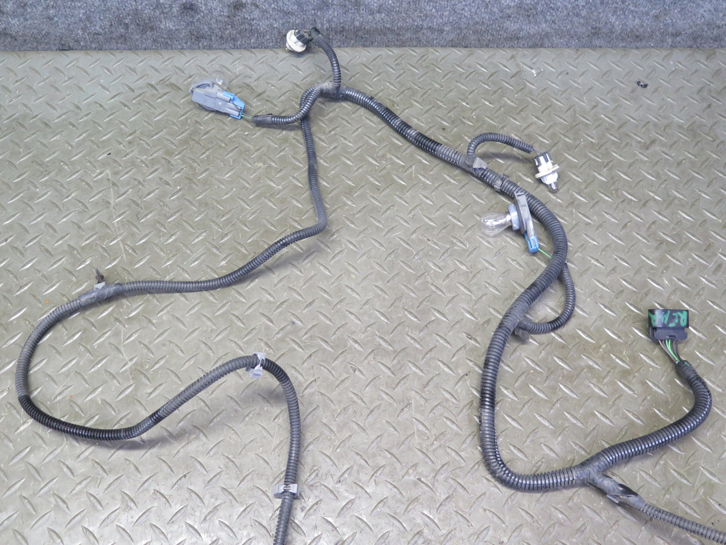 03-06 Chevrolet SSR Rear Bumper Wire Wiring Harness OEM
