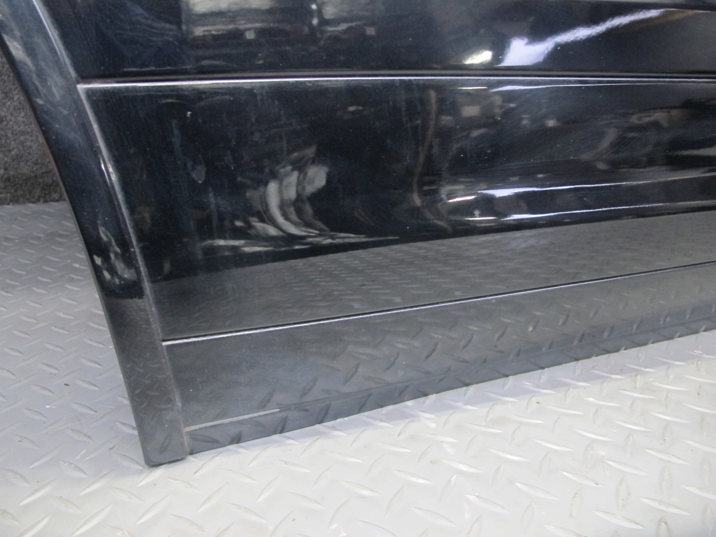 2011-2018 Porsche Cayenne 958 Rear Right Side Door Shell Panel W/ Glass Black