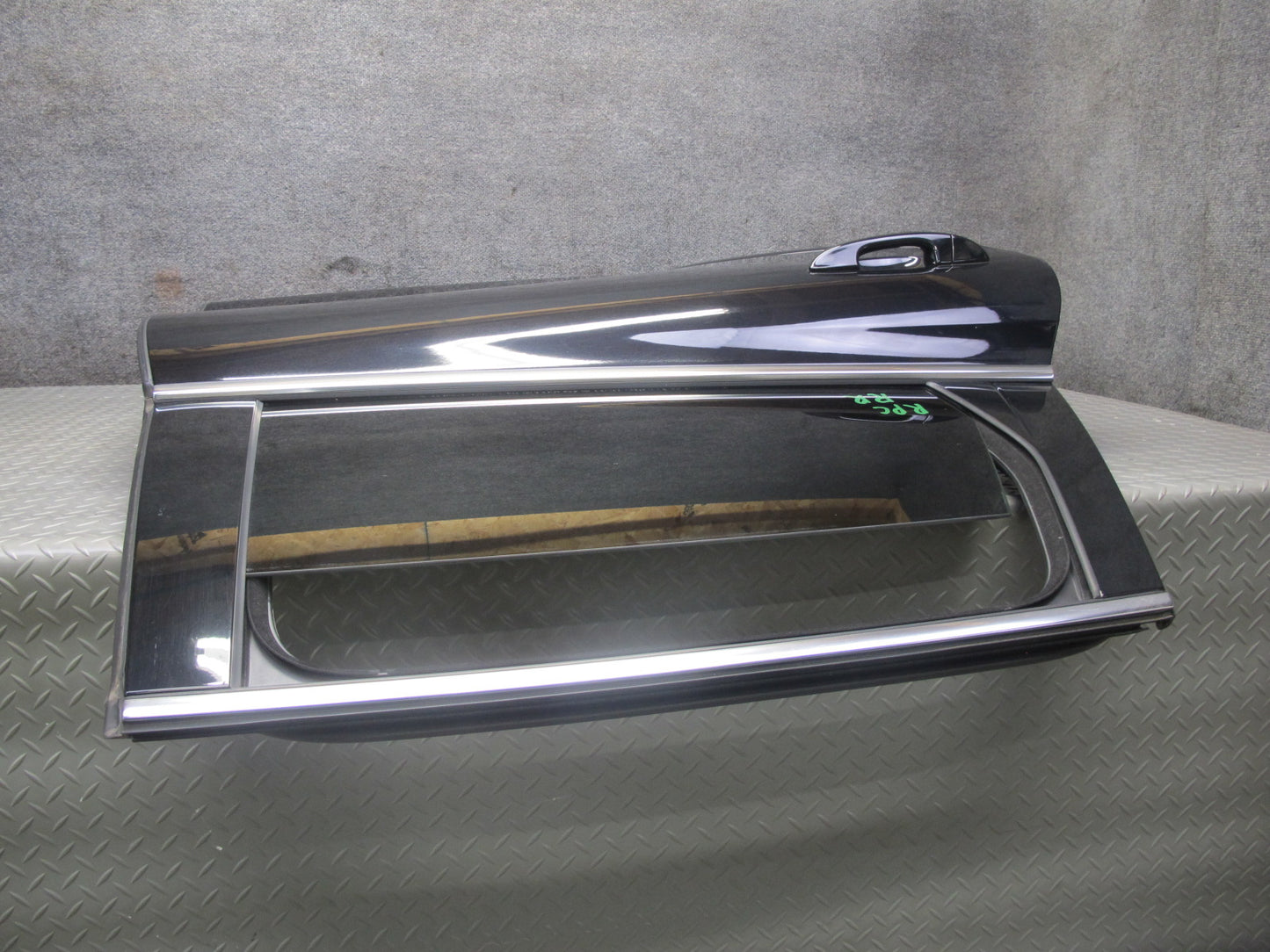 2011-2018 Porsche Cayenne 958 Rear Right Side Door Shell Panel W/ Glass Black