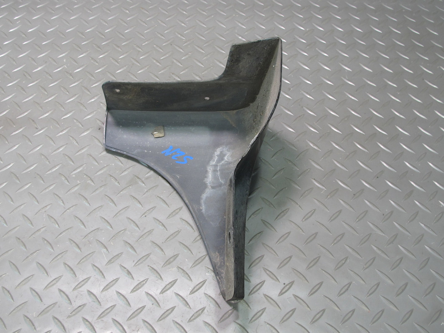 03-09 Nissan Z33 350Z Set of 2 Front Left & Right MUD Flap Molding Cover OEM