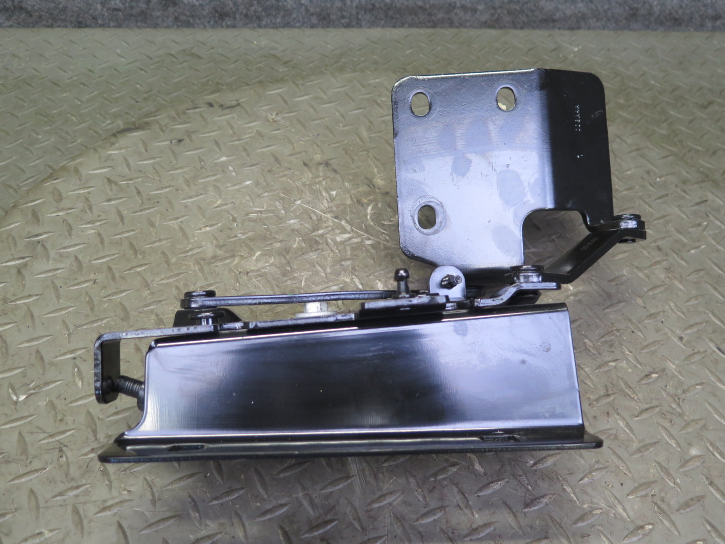 03-06 Chevrolet SSR Set of 2 Rear Left & Right Trunk Hinge OEM