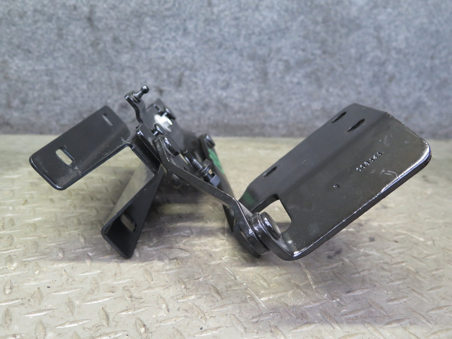 03-06 Chevrolet SSR Set of 2 Rear Left & Right Trunk Hinge OEM