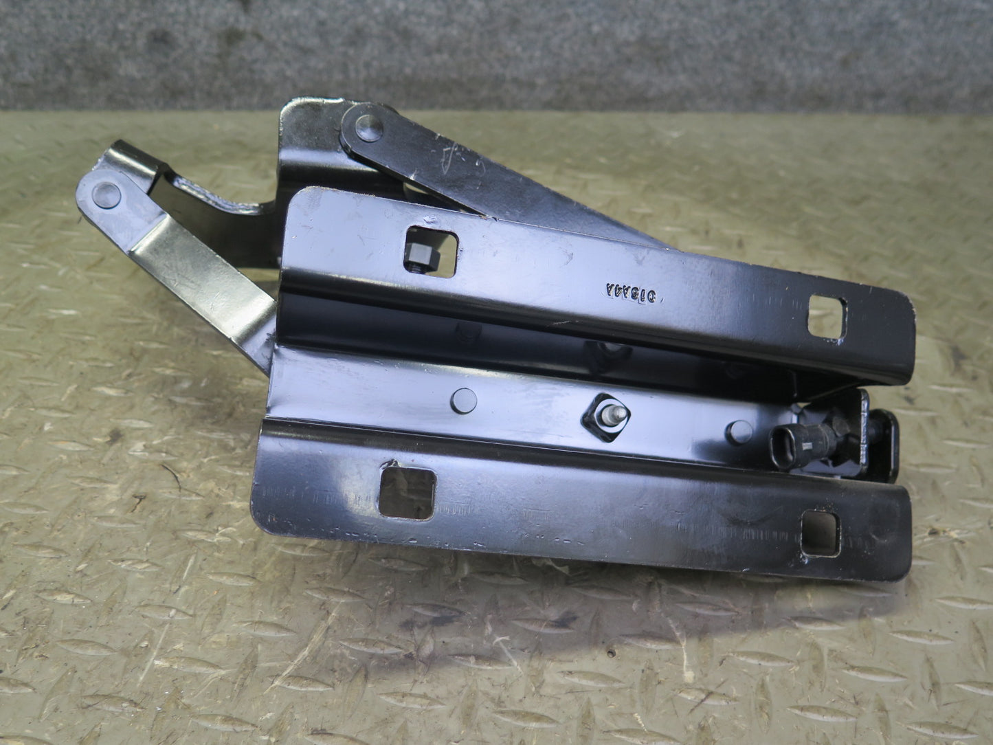 03-06 Chevrolet SSR Set of 2 Rear Left & Right Trunk Hinge OEM