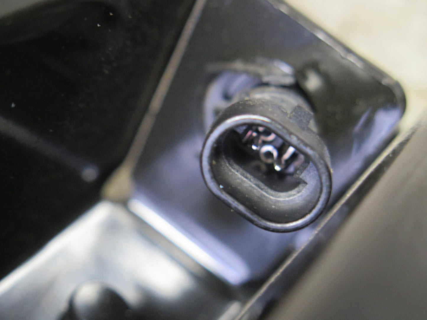 03-06 Chevrolet SSR Set of 2 Rear Left & Right Trunk Hinge OEM