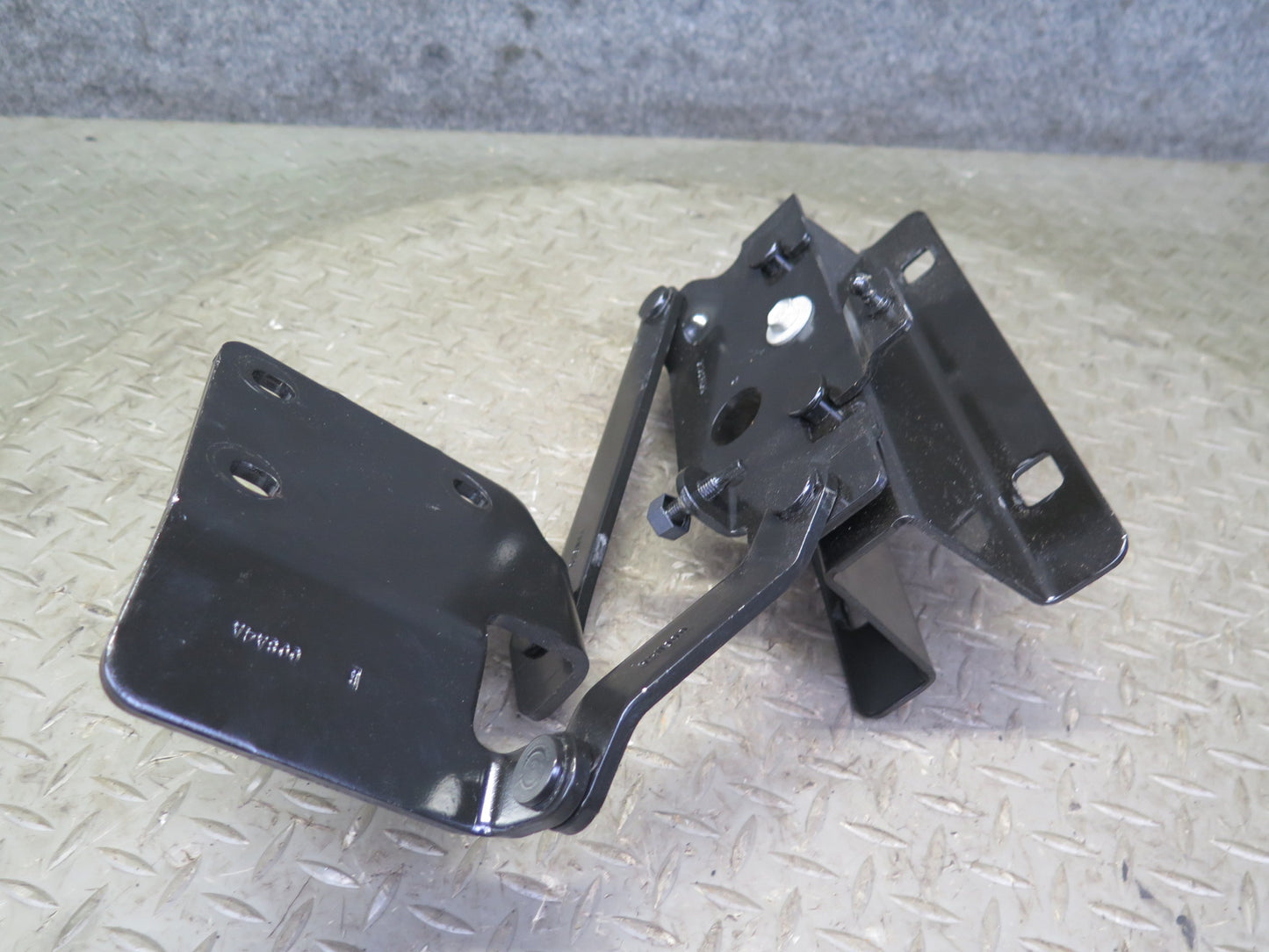 03-06 Chevrolet SSR Set of 2 Rear Left & Right Trunk Hinge OEM