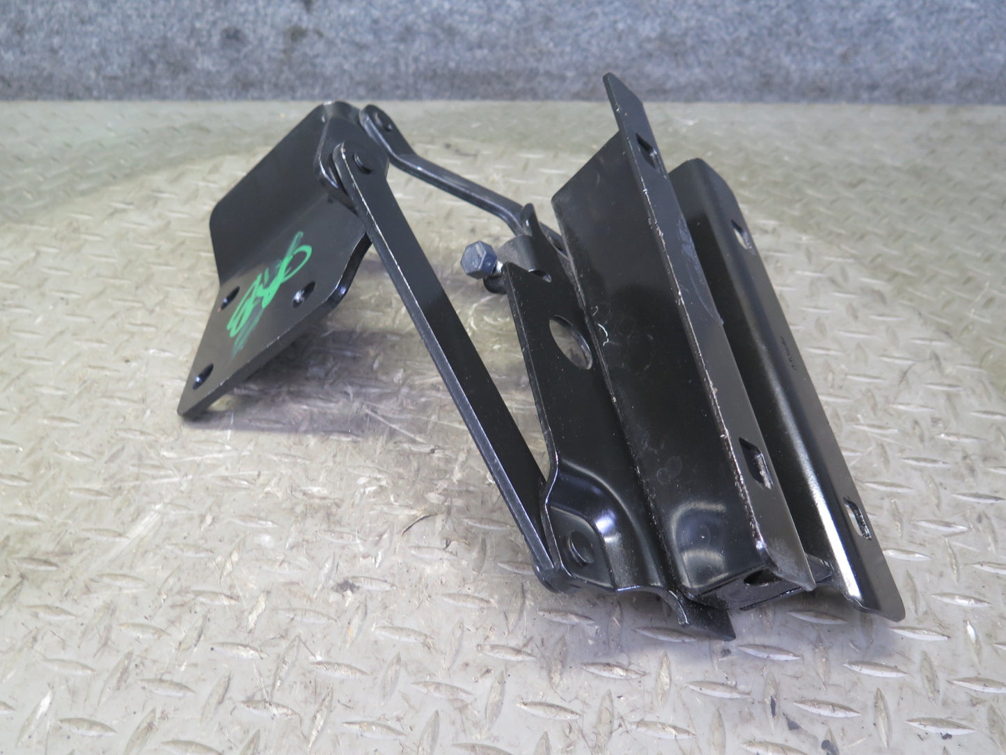 03-06 Chevrolet SSR Set of 2 Rear Left & Right Trunk Hinge OEM