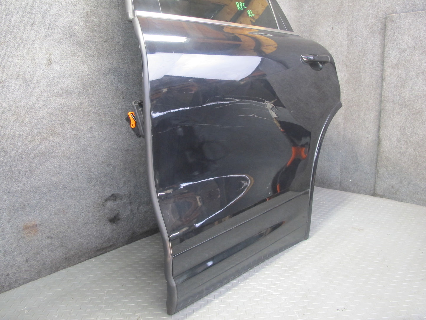 2011-2018 Porsche Cayenne 958 Rear Left Side Door Shell Panel W/ Glass Black