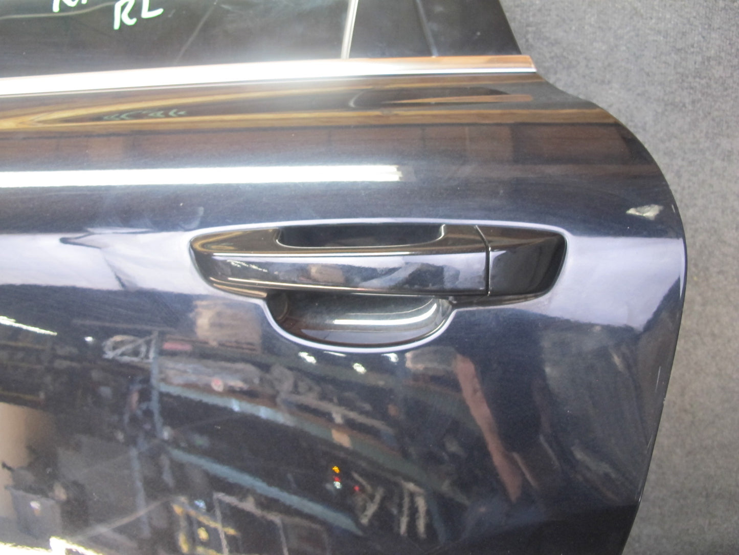 2011-2018 Porsche Cayenne 958 Rear Left Side Door Shell Panel W/ Glass Black