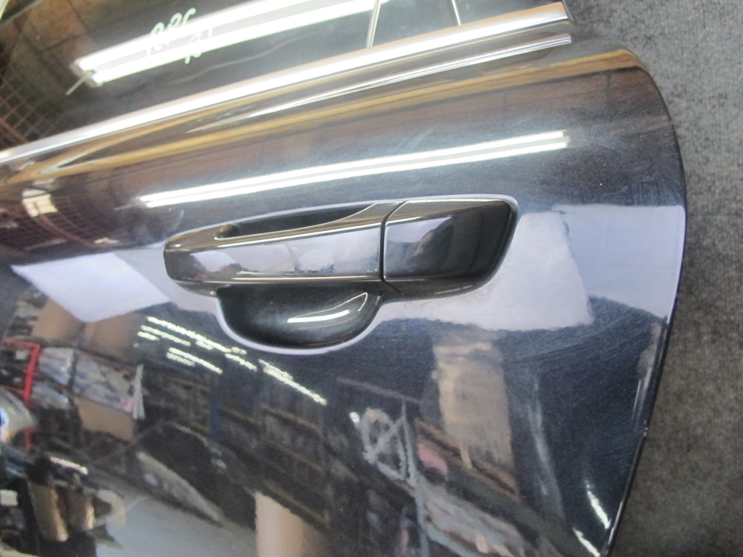 2011-2018 Porsche Cayenne 958 Rear Left Side Door Shell Panel W/ Glass Black