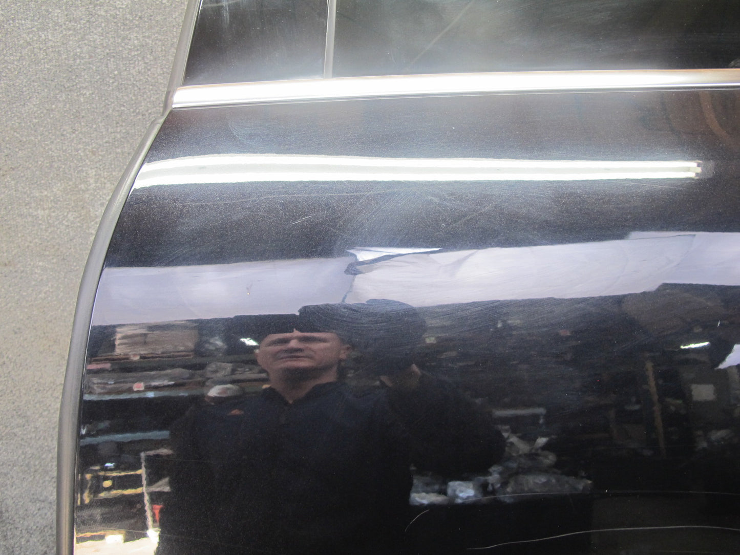 2011-2018 Porsche Cayenne 958 Rear Left Side Door Shell Panel W/ Glass Black