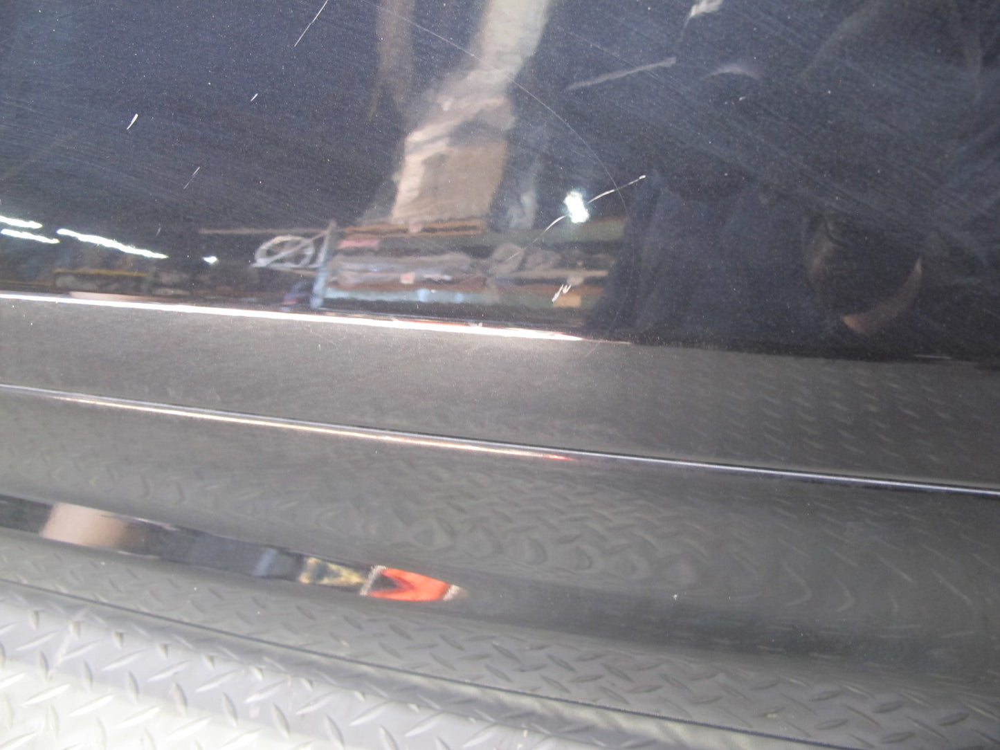 2011-2018 Porsche Cayenne 958 Rear Left Side Door Shell Panel W/ Glass Black