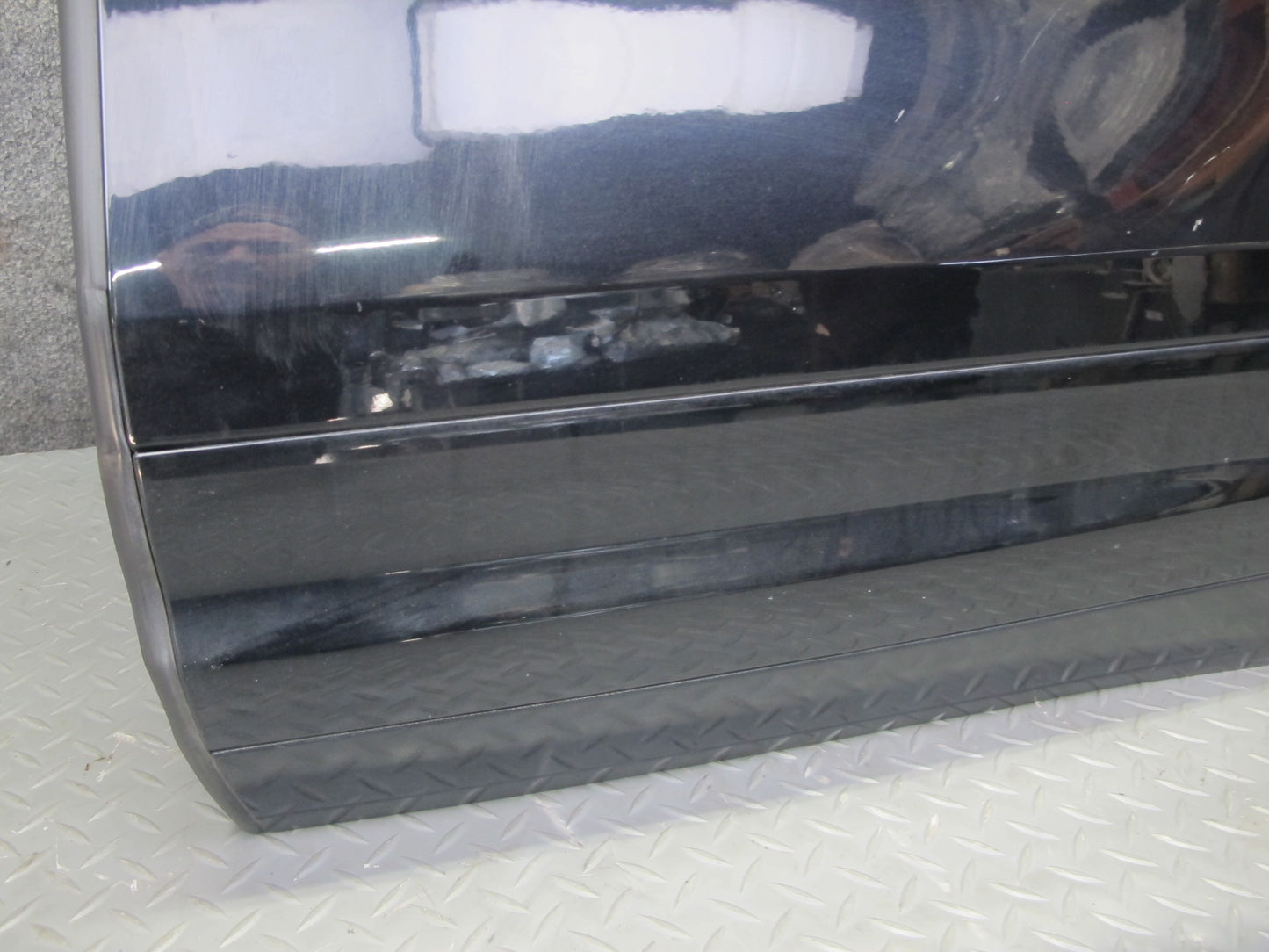 2011-2018 Porsche Cayenne 958 Rear Left Side Door Shell Panel W/ Glass Black