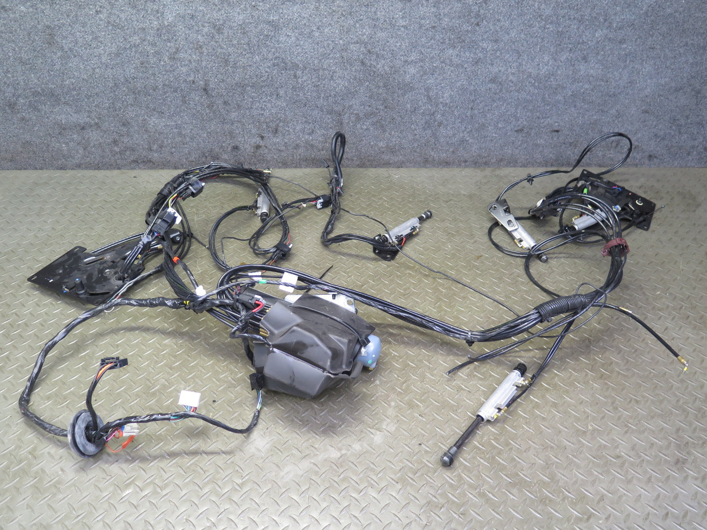 03-06 Chevrolet SSR Convertible TOP Pump w Hydraulic Lines Cylinders Set OEM