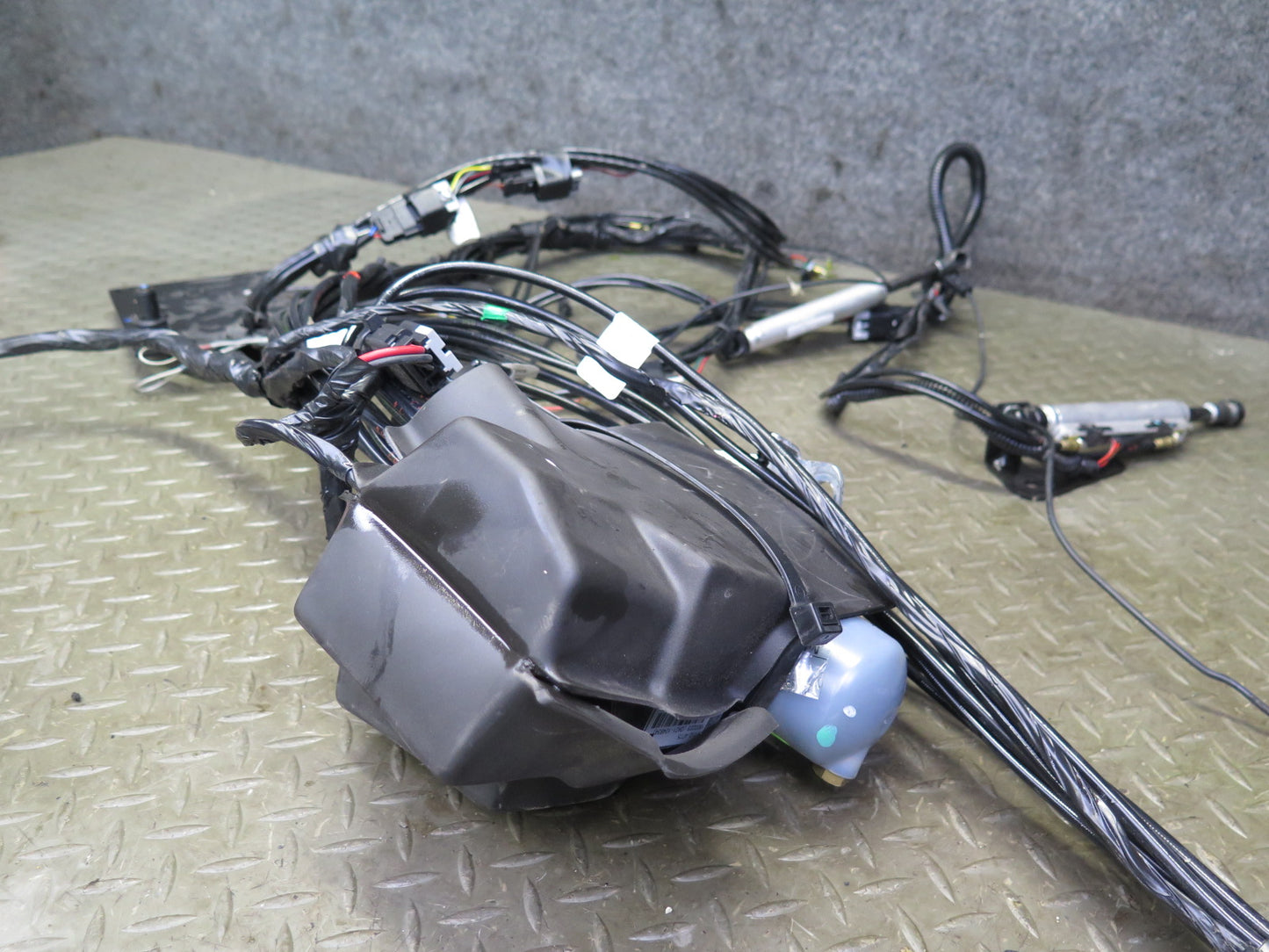 03-06 Chevrolet SSR Convertible TOP Pump w Hydraulic Lines Cylinders Set OEM