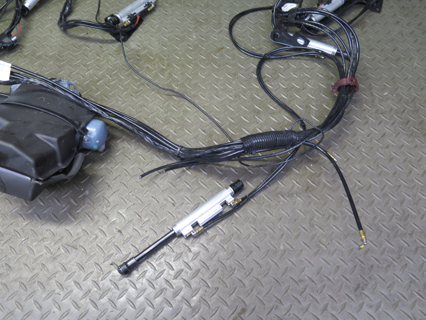 03-06 Chevrolet SSR Convertible TOP Pump w Hydraulic Lines Cylinders Set OEM