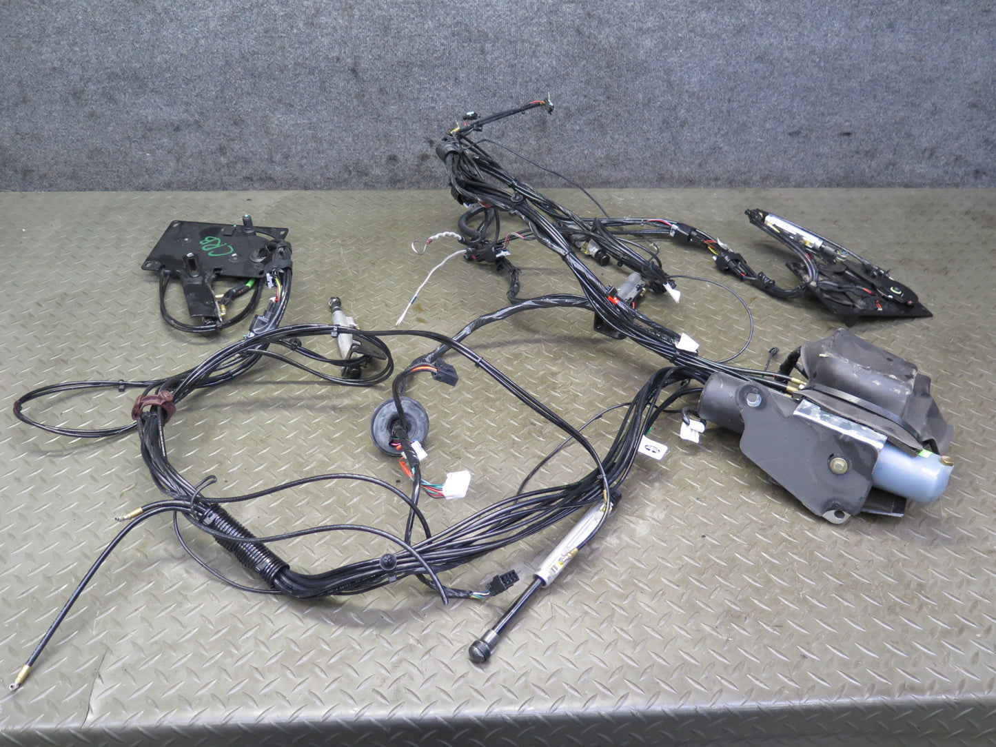 03-06 Chevrolet SSR Convertible TOP Pump w Hydraulic Lines Cylinders Set OEM