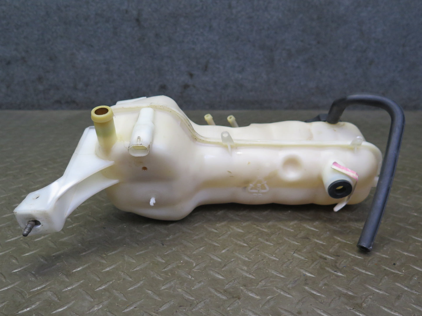 03-06 Chevrolet SSR Engine Coolant Expansion Overflow Reservoir Bottle OEM