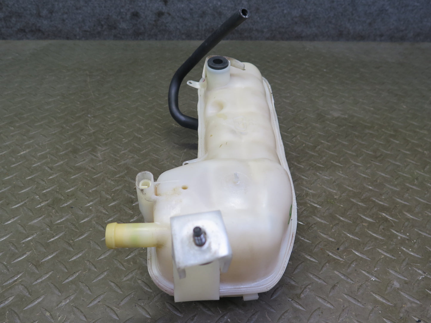 03-06 Chevrolet SSR Engine Coolant Expansion Overflow Reservoir Bottle OEM