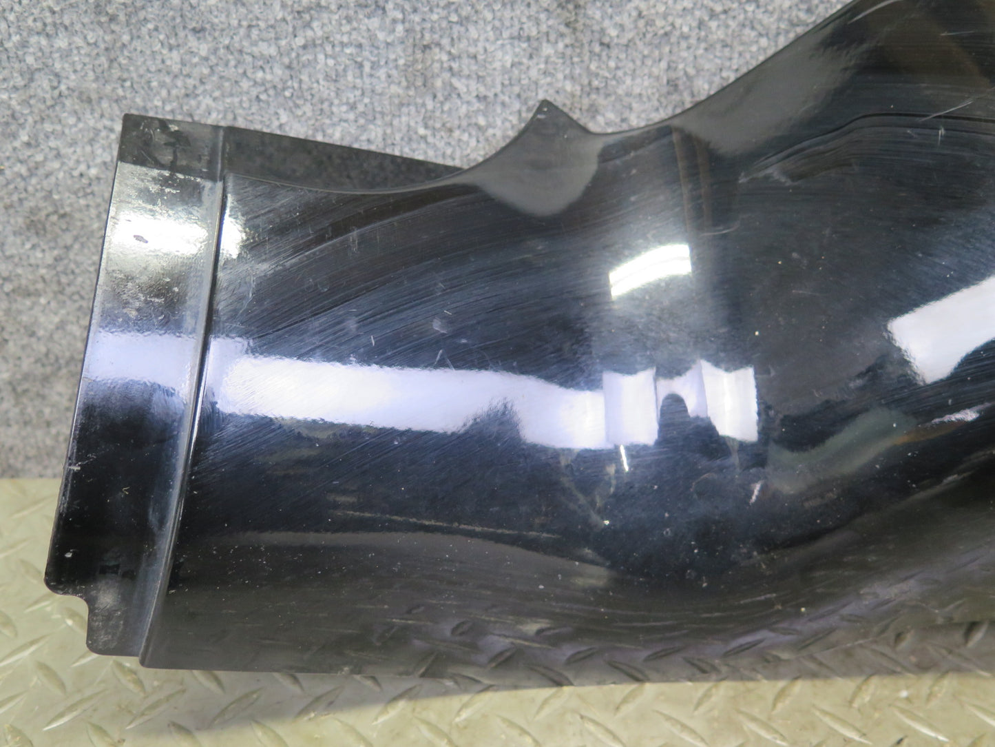 03-06 Chevrolet SSR Front Right Fender Rocker Molding Black 15103580 OEM