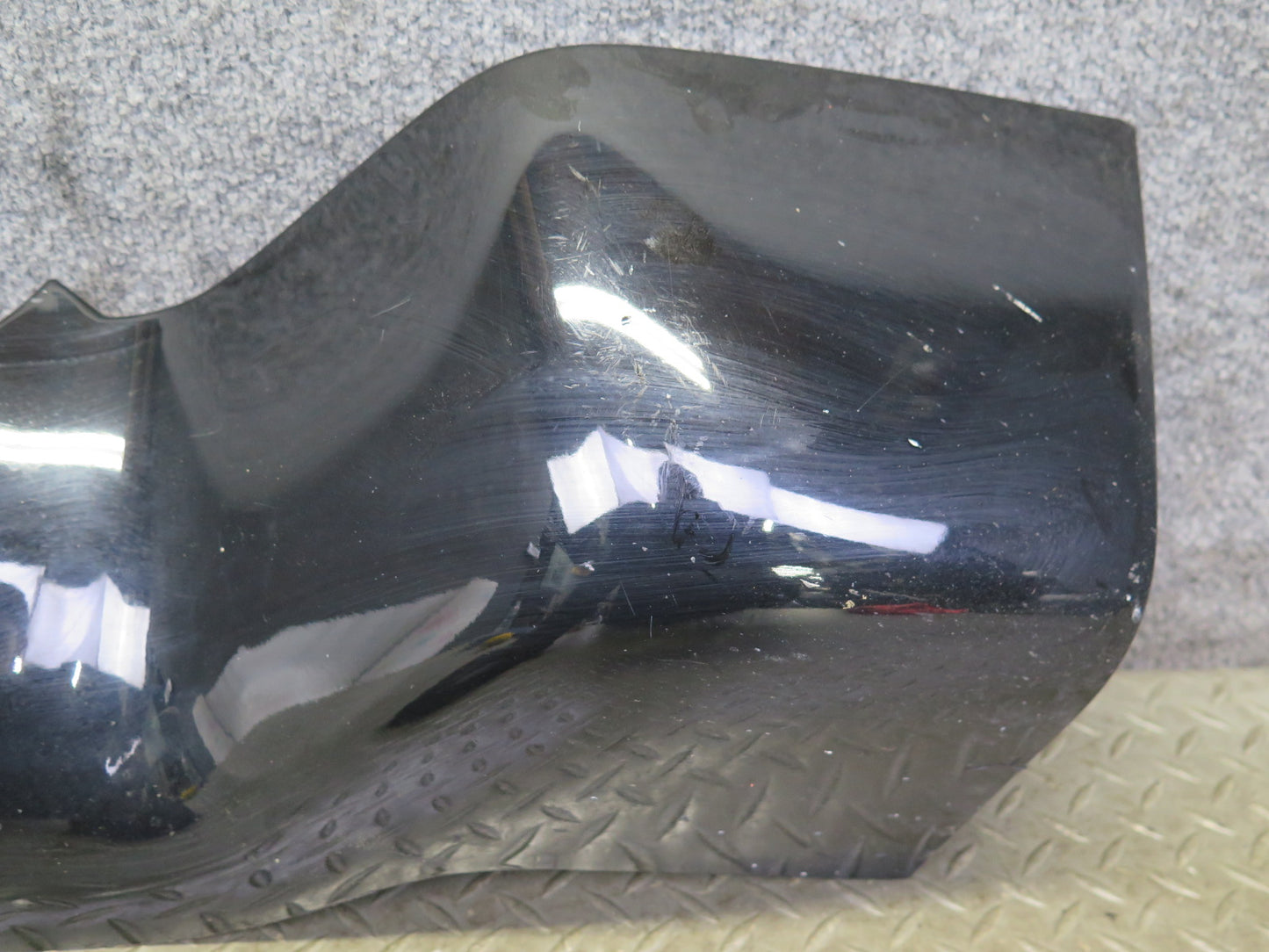 03-06 Chevrolet SSR Front Right Fender Rocker Molding Black 15103580 OEM