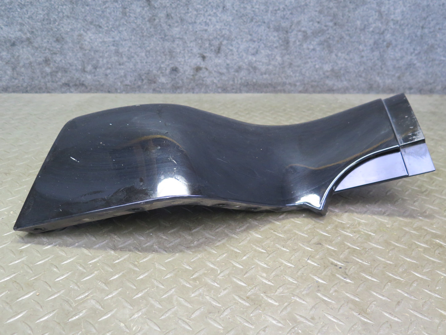 03-06 Chevrolet SSR Front Right Fender Rocker Molding Black 15103580 OEM