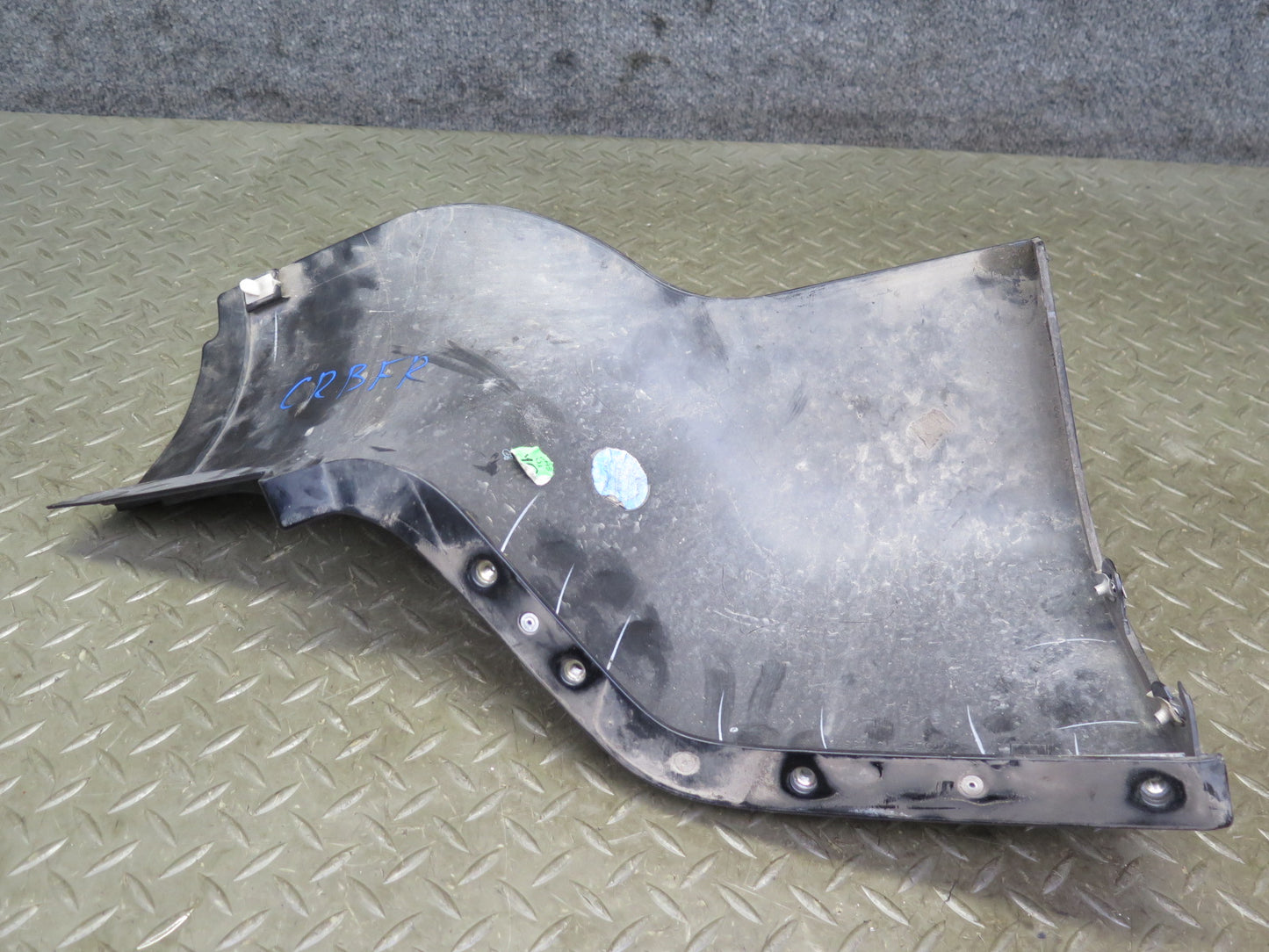 03-06 Chevrolet SSR Front Right Fender Rocker Molding Black 15103580 OEM