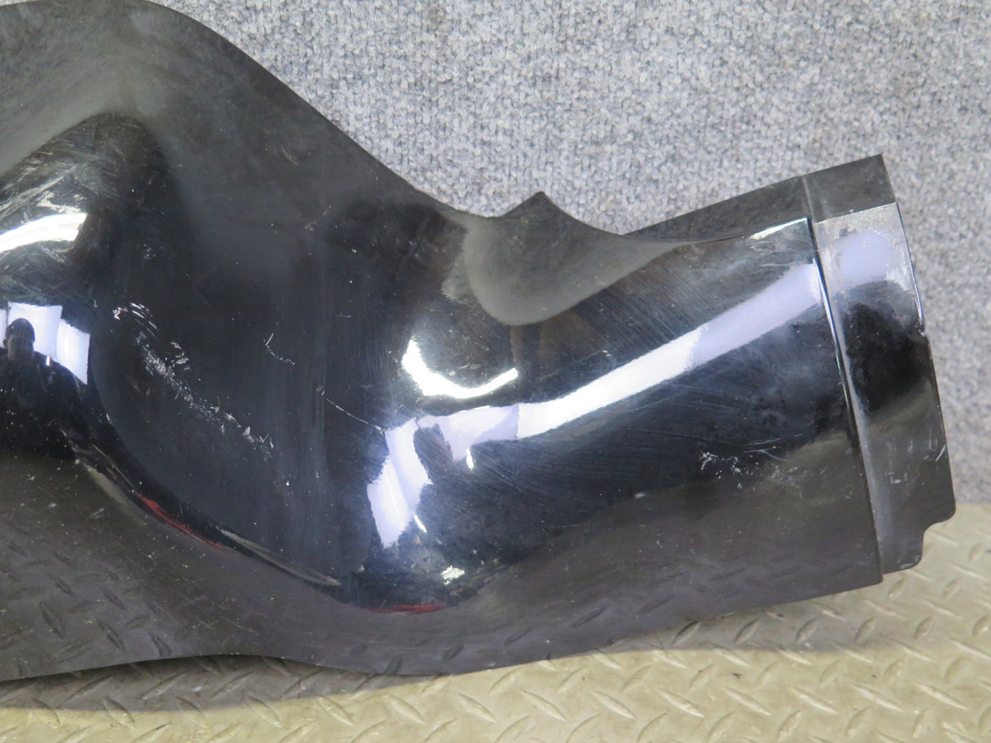 03-06 Chevrolet SSR Front Left Fender Rocker Molding Black 15103579 OEM