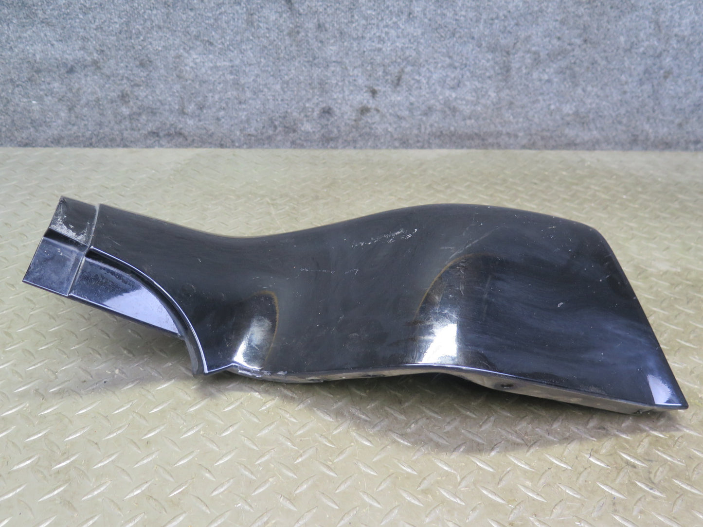 03-06 Chevrolet SSR Front Left Fender Rocker Molding Black 15103579 OEM