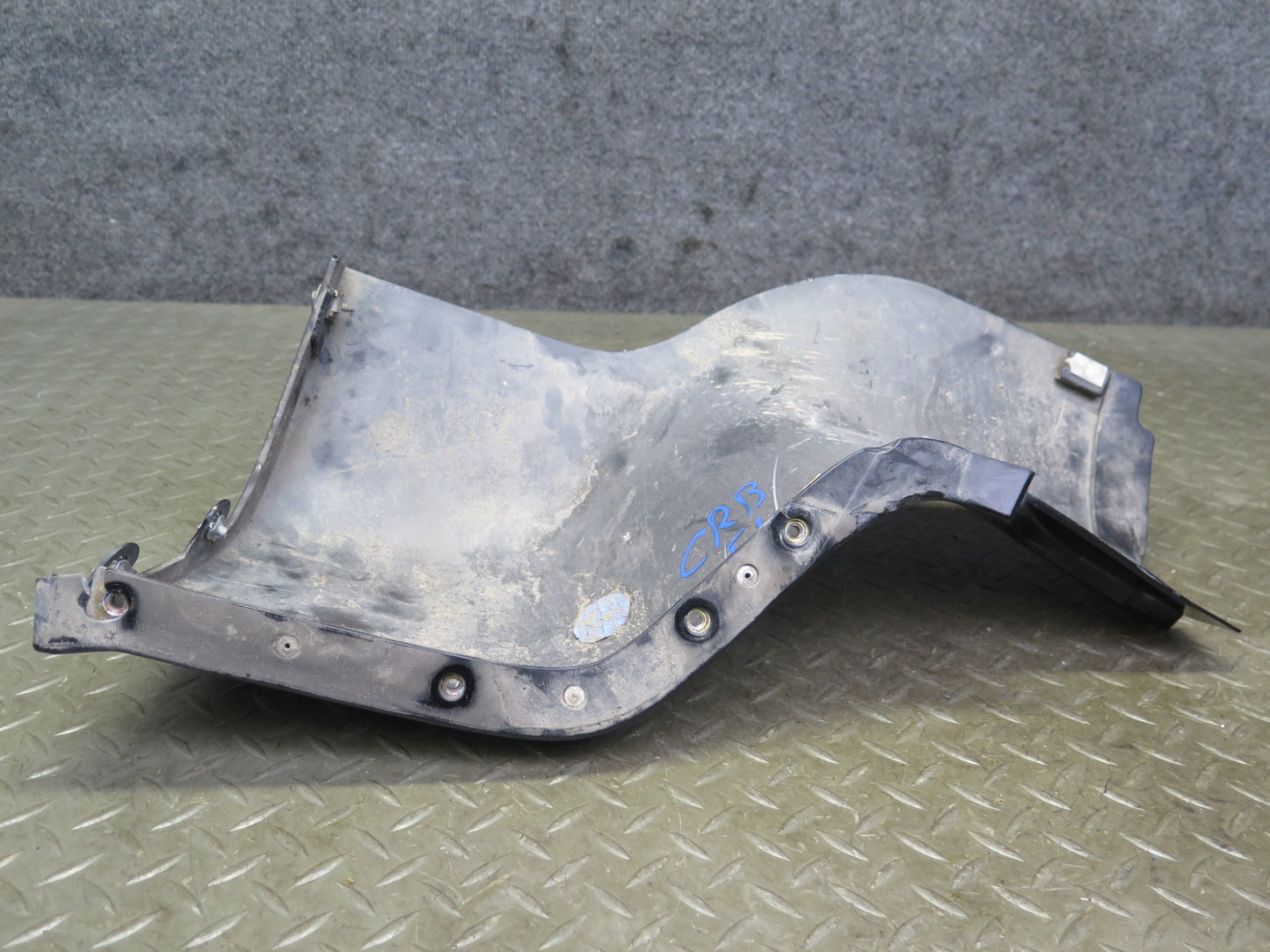 03-06 Chevrolet SSR Front Left Fender Rocker Molding Black 15103579 OEM