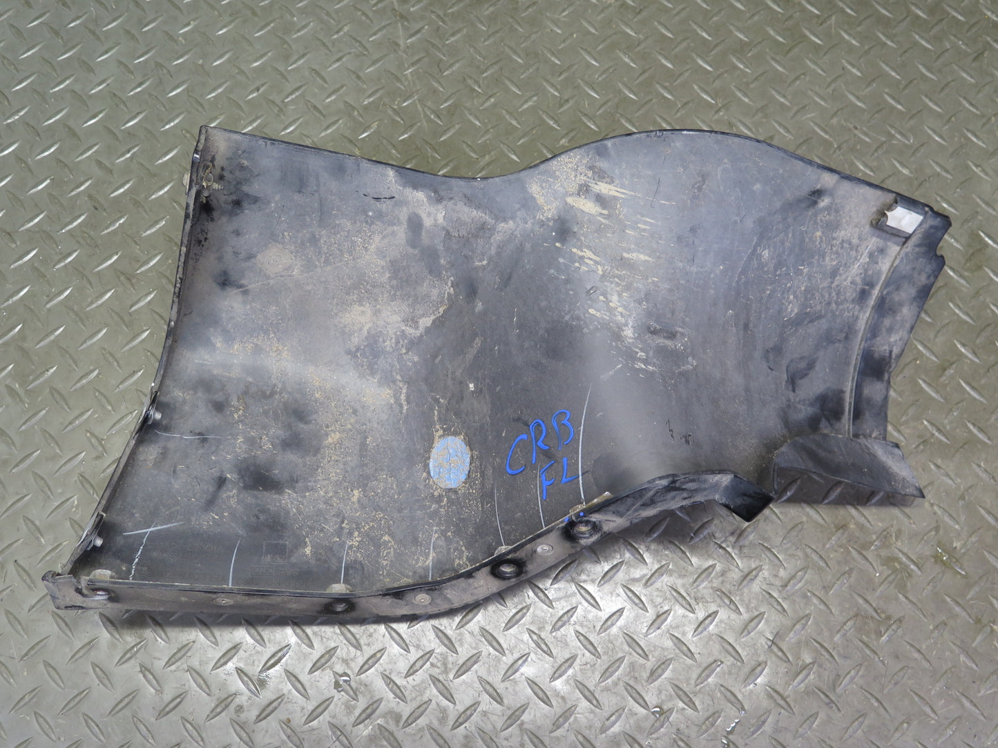 03-06 Chevrolet SSR Front Left Fender Rocker Molding Black 15103579 OEM