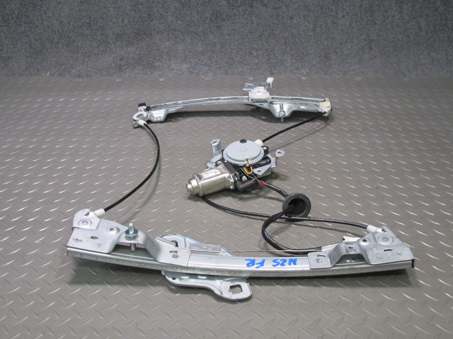 04-09 Nissan Z33 350Z Convert Right  Door Window Regulator w Aftermarket Motor