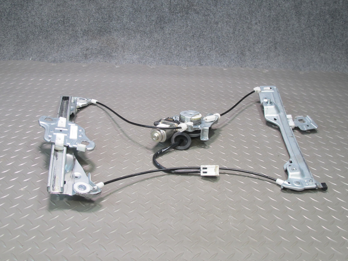 04-09 Nissan Z33 350Z Convert Right  Door Window Regulator w Aftermarket Motor