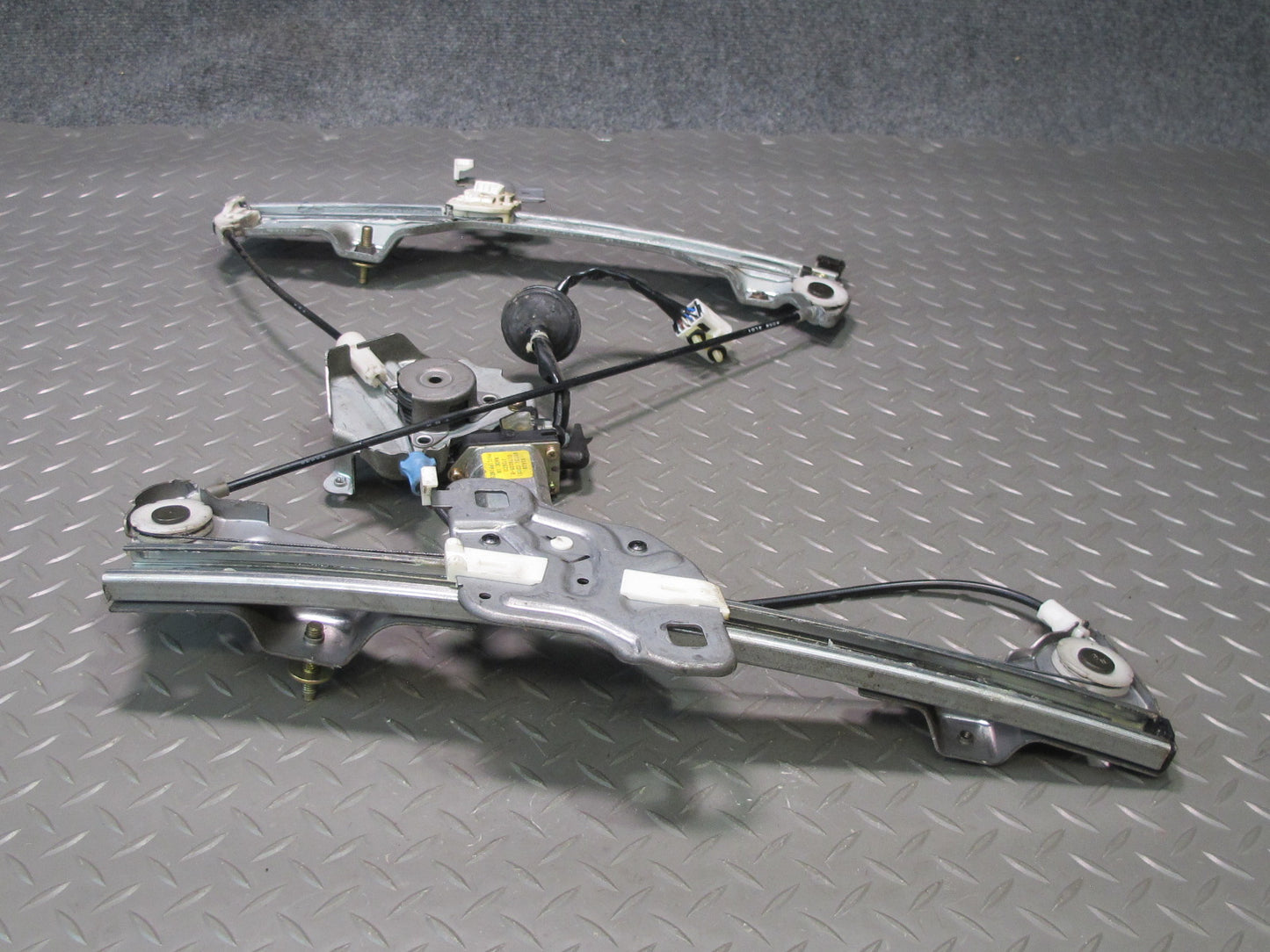 04-09 Nissan Z33 350Z Convertible Left Door Window Regulator w Motor OEM