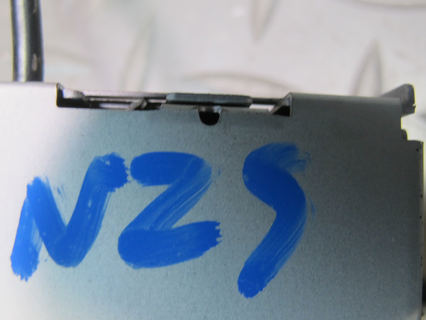 04-09 Nissan Z33 350Z Convertible Radio Antenna w Amplifier Module