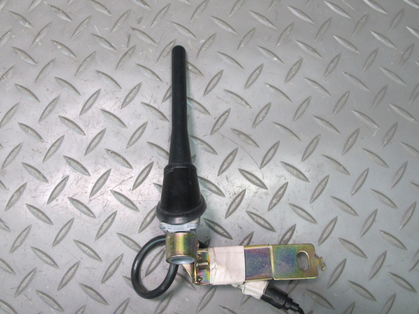 04-09 Nissan Z33 350Z Convertible Radio Antenna w Amplifier Module