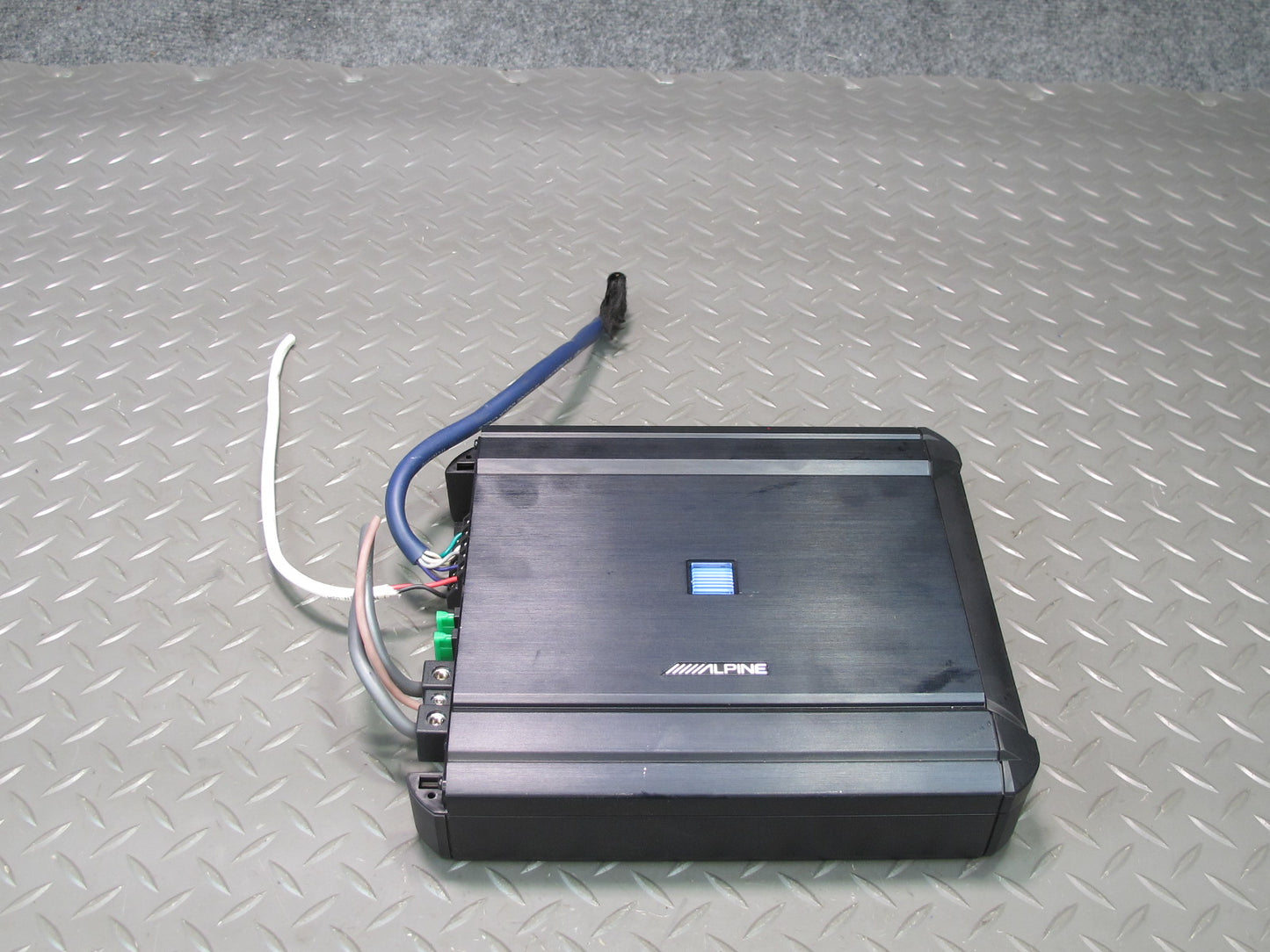 Alpine V-power MRV-V500 Digital Audio Amplifier AMP