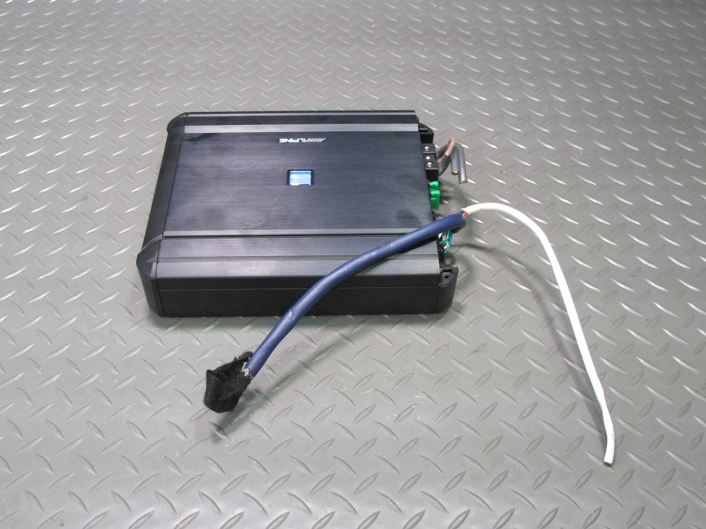 Alpine V-power MRV-V500 Digital Audio Amplifier AMP