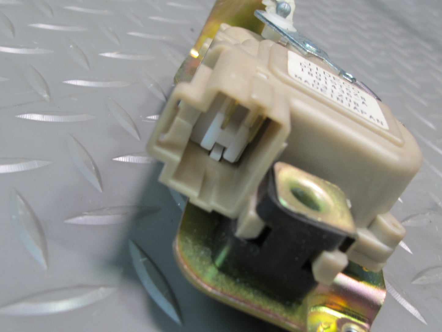 04-09 Nissan 350Z Convertible TOP Tonneau Cover Lid Lock Actuator Motor Set