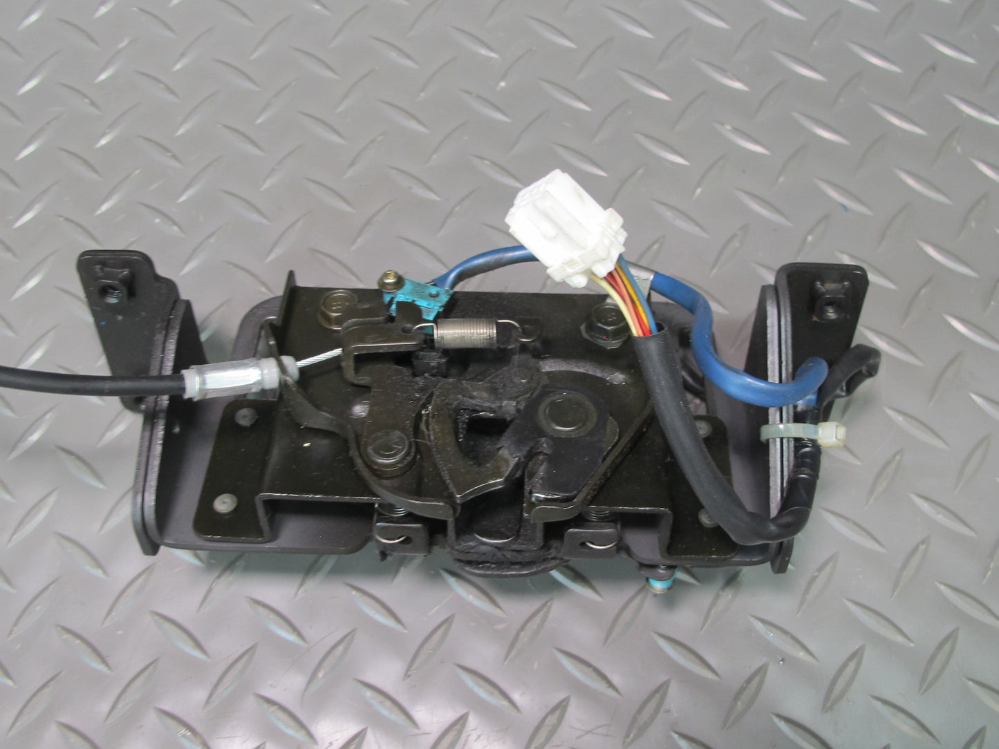 04-09 Nissan 350Z Convertible TOP Tonneau Cover Lid Lock Actuator Motor Set