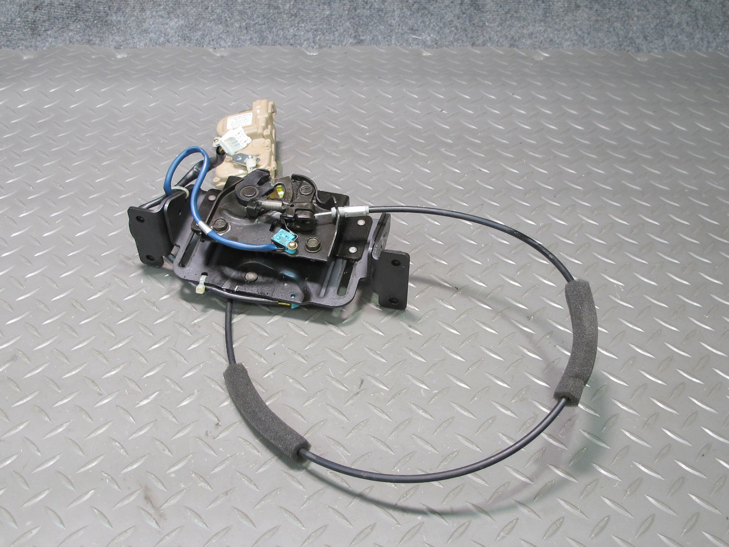 04-09 Nissan 350Z Convertible TOP Tonneau Cover Lid Lock Actuator Motor Set