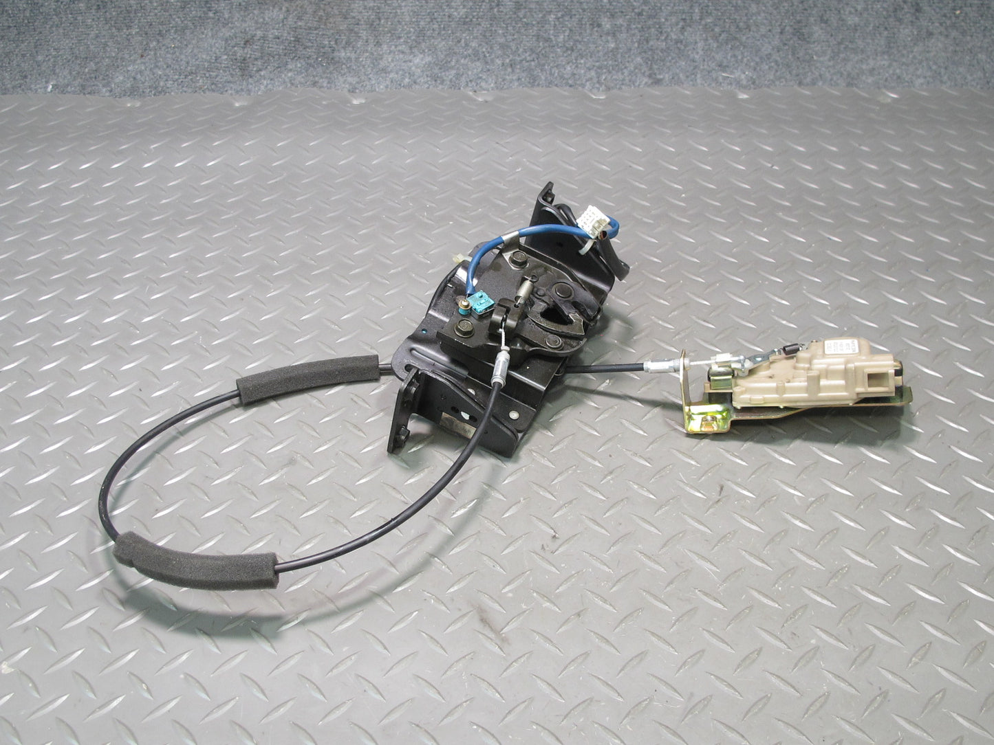 04-09 Nissan 350Z Convertible TOP Tonneau Cover Lid Lock Actuator Motor Set