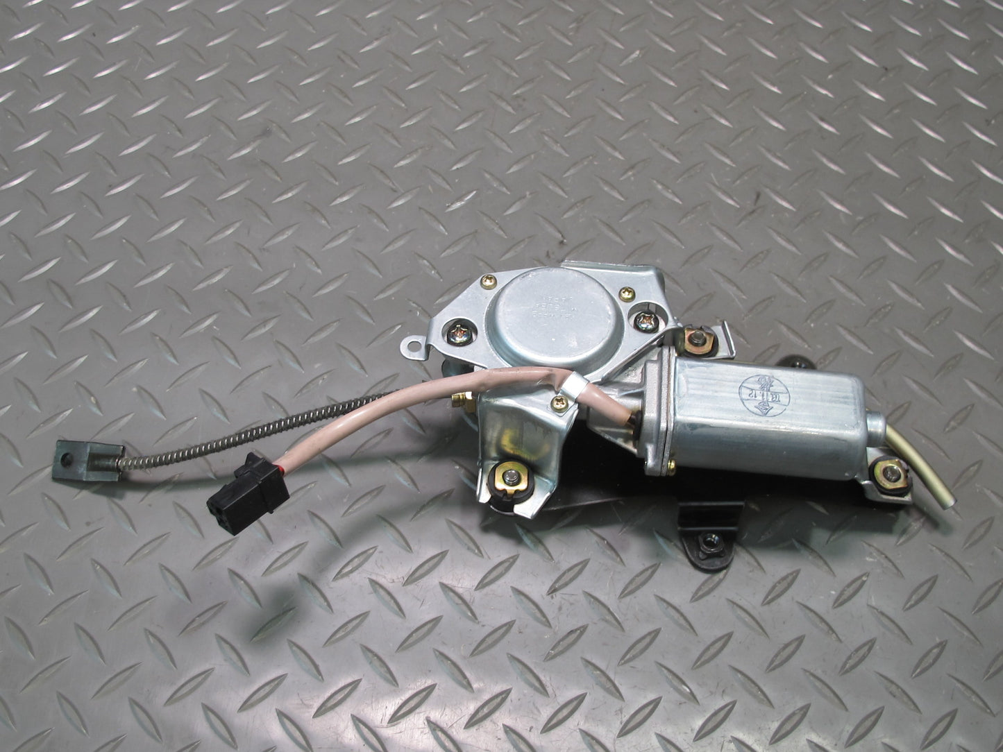 04-09 Nissan 350Z Convertible TOP Tonneau Cover Lid Lock Actuator Motor Set