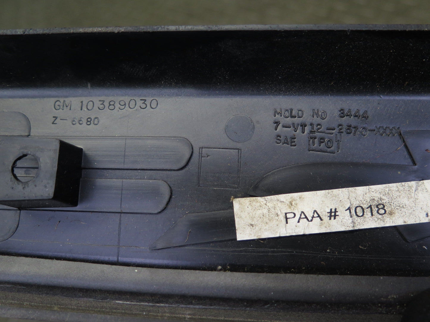 03-06 Chevrolet SSR Rear Tail Gate Step Sill Scuff Plate Trim Panel OEM