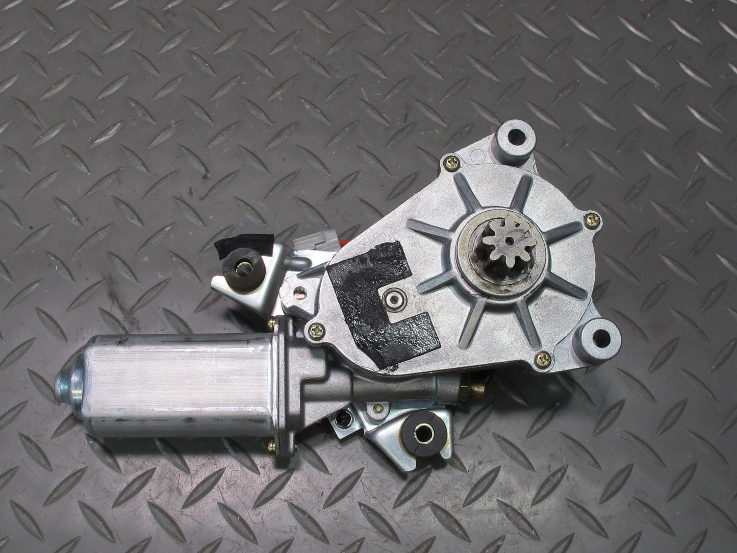 04-09 Nissan Z33 350Z Convertible Set of 2 TOP Roof Lift Motor Drive Unit OEM