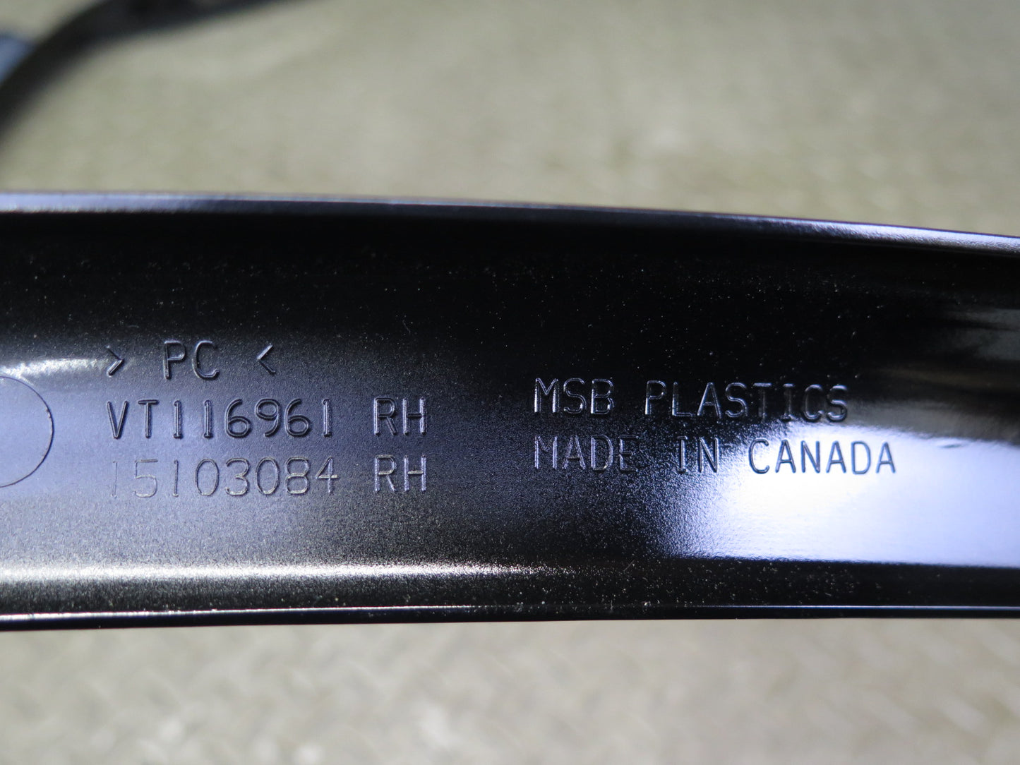 03-06 Chevrolet SSR Set of 2 Interior Windshield Dash Left Right Trim Black OEM