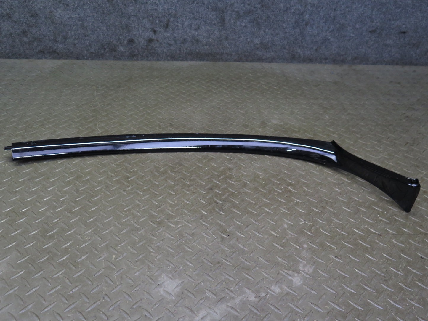 03-06 Chevrolet SSR Set of 2 Interior Windshield Dash Left Right Trim Black OEM