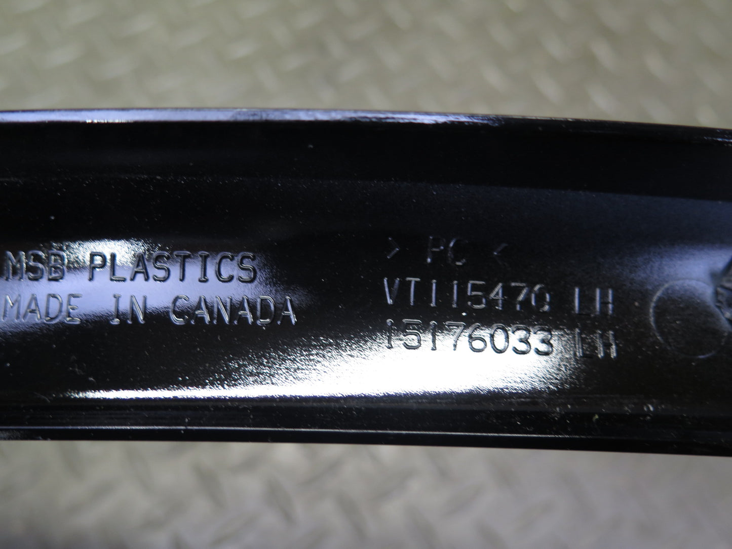 03-06 Chevrolet SSR Set of 2 Interior Windshield Dash Left Right Trim Black OEM